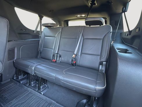 Used 2022 GMC Yukon XL SLT w/ SLT Luxury Package image 20