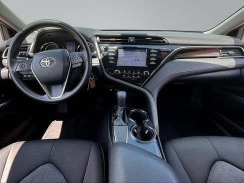 Used 2019 Toyota Camry LE FWD image 9