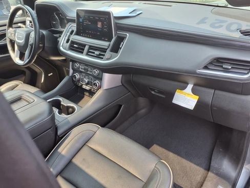 Used 2021 GMC Yukon XL SLT w/ SLT Premium Package image 15