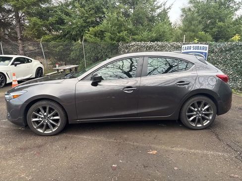 Used 2018 MAZDA MAZDA3 Grand Touring image 3