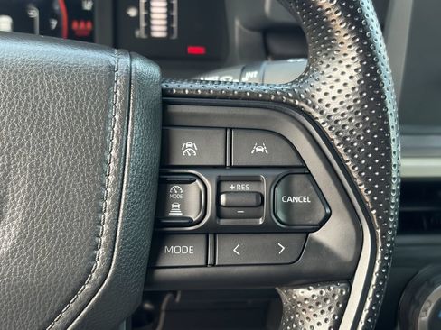 Certified 2025 Toyota Tacoma SR5 AWD/4WD image 37