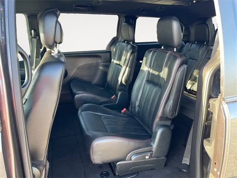 Used 2018 Dodge Grand Caravan GT image 13