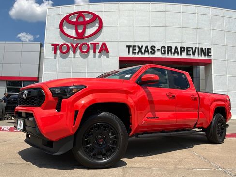 Used 2024 Toyota Tacoma TRD Sport RWD image 2