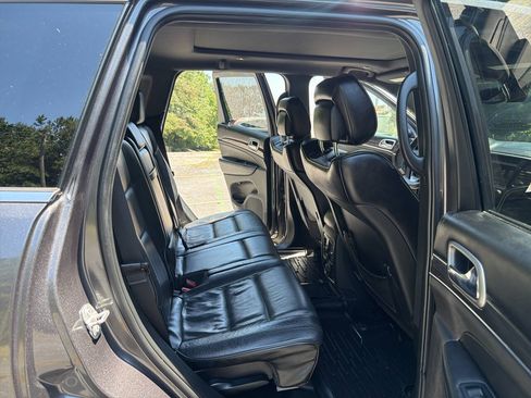 Used 2018 Jeep Grand Cherokee Overland AWD/4WD image 22