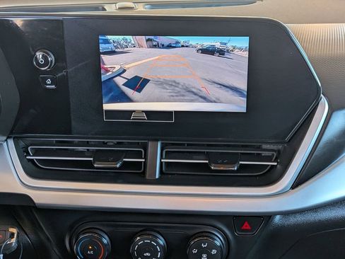 Used 2025 Chevrolet Trax LS image 17