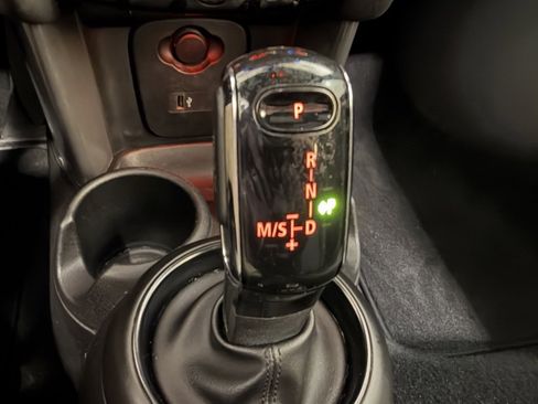 Used 2021 MINI Cooper 2-Door Hardtop image 15