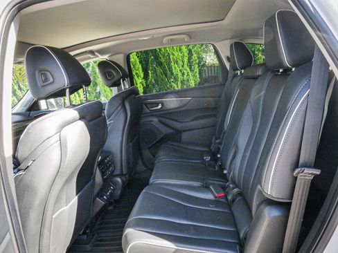 Used 2024 Acura MDX SH-AWD w/ Advance Package image 31