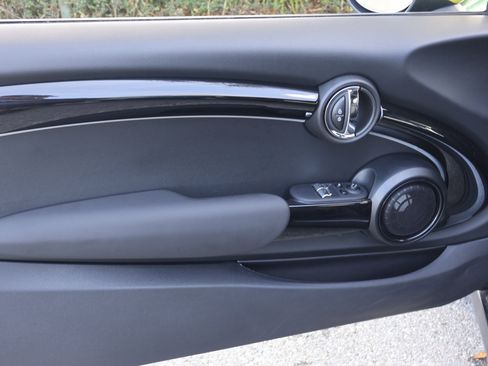 Used 2024 MINI Cooper SE image 15