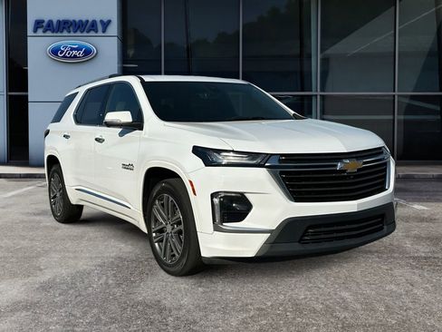 Used 2022 Chevrolet Traverse High Country image 2