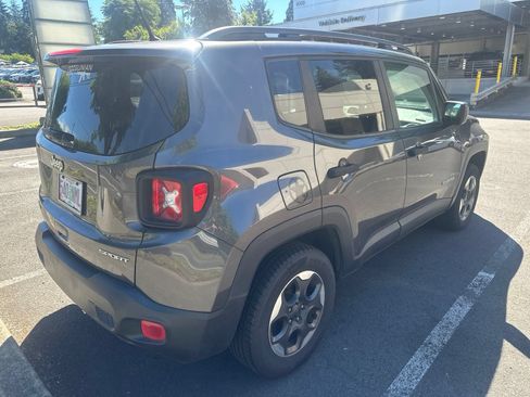 Used 2018 Jeep Renegade Sport w/ Power & Air Group AWD/4WD image 3