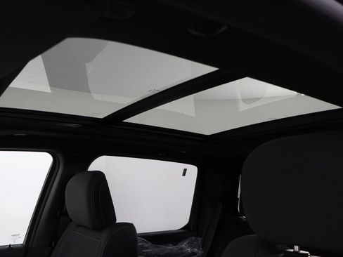 New 2026 RAM 1500 4x4 Crew Cab image 25