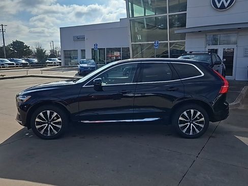 Used 2023 Volvo XC60 B5 Plus image 8