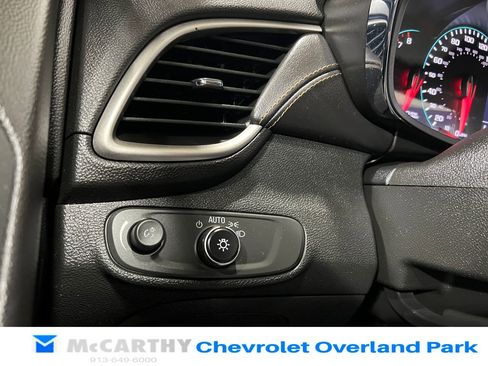 Used 2018 Chevrolet Trax LT w/ Sun & Sound Package AWD/4WD image 17