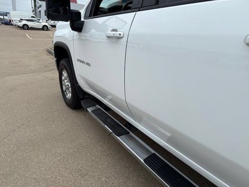 Used 2023 Chevrolet Silverado 2500 LT w/ Convenience Package AWD/4WD image 13