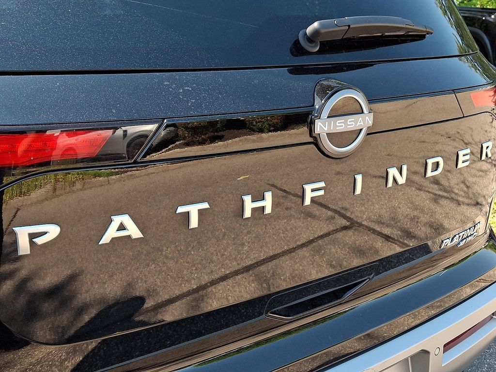 Certified 2025 Nissan Pathfinder Platinum w/ Cargo Package AWD/4WD image 31