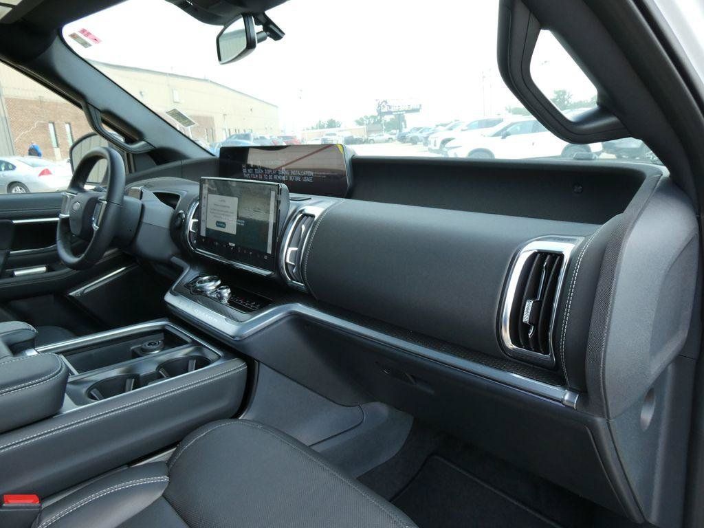New 2027 Ford Expedition Platinum w/ Stealth Performance Package AWD/4WD image 12