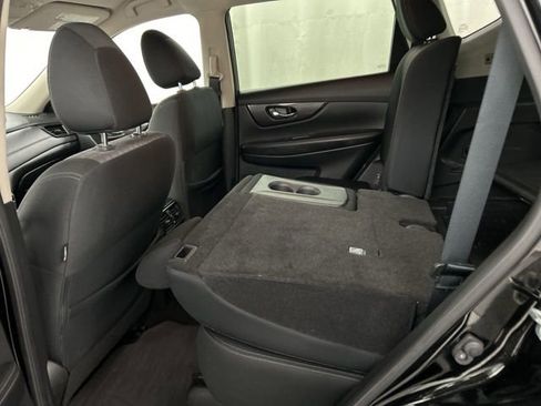 Used 2018 Nissan Rogue SV w/ Premium Package image 24