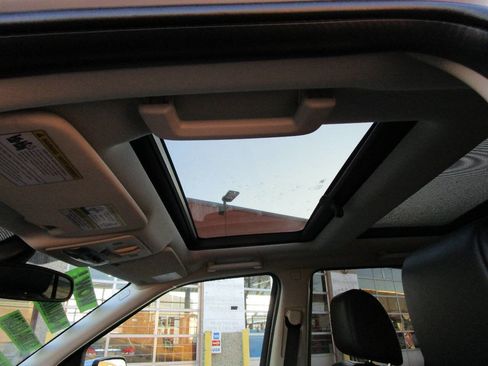 Used 2013 Land Rover LR2 HSE w/ HSE Pkg image 11