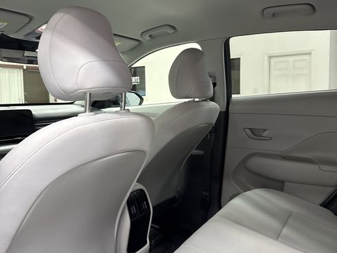 Used 2025 Hyundai Kona SEL image 14