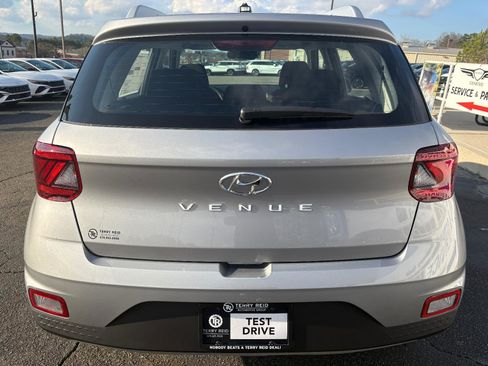 New 2026 Hyundai Venue SEL image 6