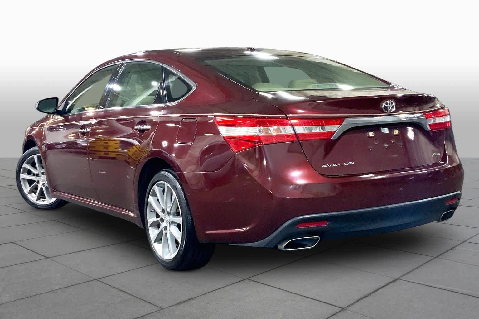 Used 2015 Toyota Avalon XLE Touring FWD image 23
