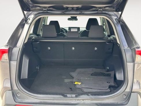 Used 2022 Toyota RAV4 LE w/ Carpet Mat Package (TMS) AWD/4WD image 26