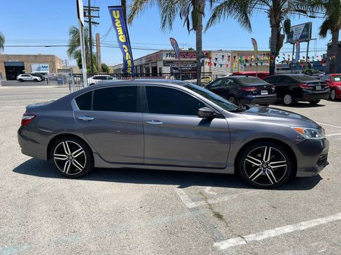 Used 2017 Honda Accord Sport Special Edition image 4