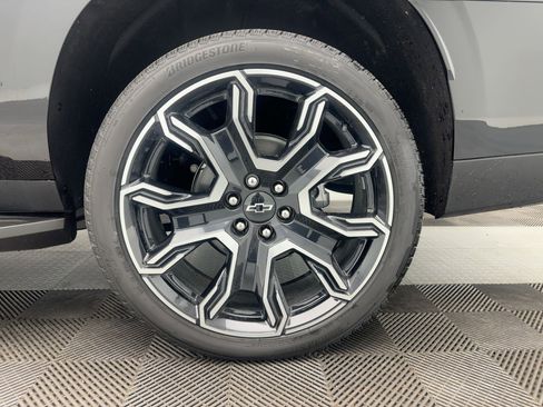 New 2026 Chevrolet Suburban RST image 12