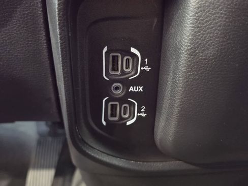 Used 2024 RAM 1500 Laramie AWD/4WD image 21
