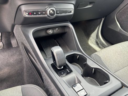 Used 2024 Volvo XC40 B5 Core AWD/4WD image 44