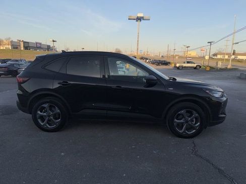 Used 2025 Ford Escape ST-Line image 8