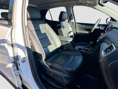 Used 2018 Chevrolet Equinox Premier image 29