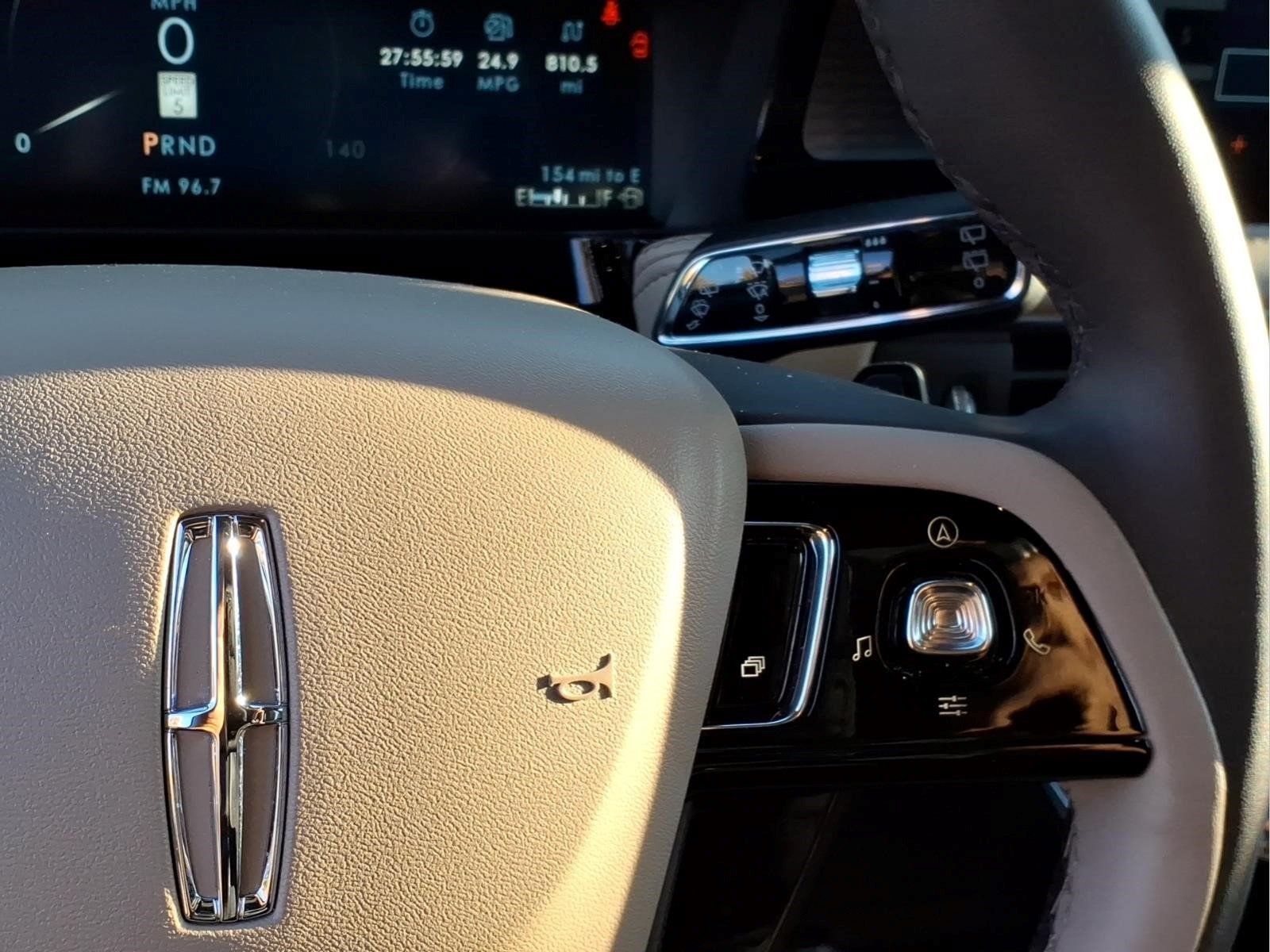 Used 2023 Lincoln Corsair AWD image 20