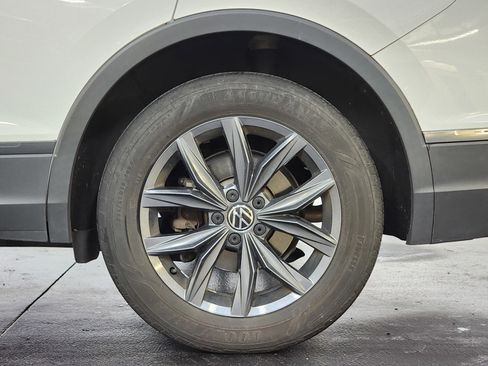 Used 2022 Volkswagen Tiguan SE image 28