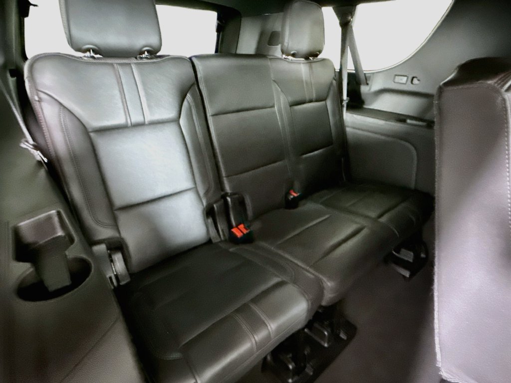 Used 2024 Chevrolet Suburban RST w/ Luxury Package AWD/4WD image 28