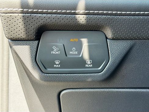Used 2026 Volkswagen Atlas SE FWD image 34