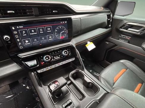 Used 2025 GMC Sierra 1500 AT4 w/ Technology Package image 25