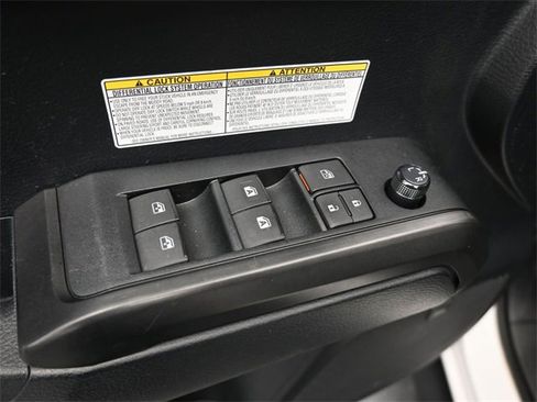 Used 2019 Toyota Tacoma TRD Off-Road image 13