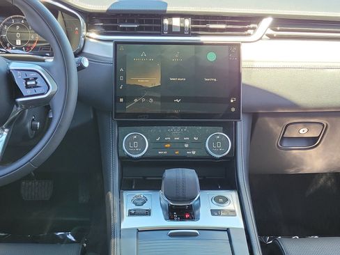 Used 2024 Jaguar F-PACE R-Dynamic S AWD/4WD image 30