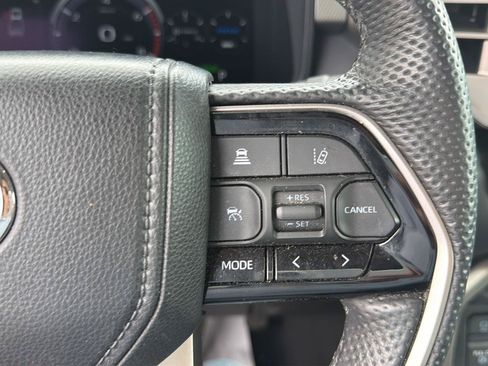 Used 2024 Toyota Tundra Limited AWD/4WD image 28