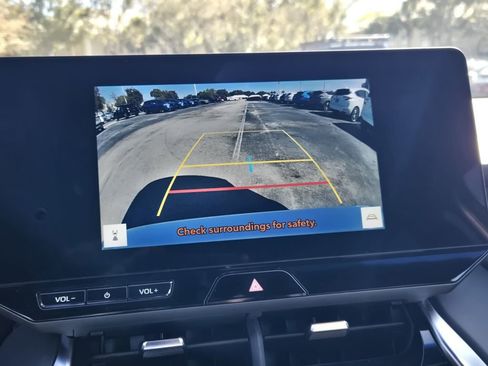 Used 2024 Toyota Venza Nightshade image 22