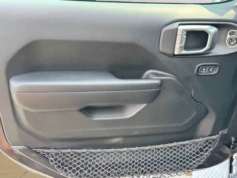 Used 2018 Jeep Wrangler Sport AWD/4WD image 6
