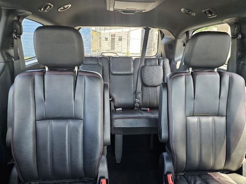 Used 2019 Dodge Grand Caravan GT FWD image 23