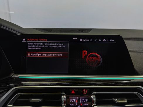 Used 2022 BMW X7 xDrive40i w/ M Sport Package AWD/4WD image 60