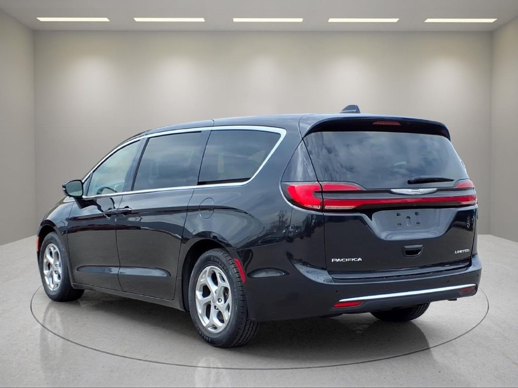 Used 2024 Chrysler Pacifica Limited FWD image 22