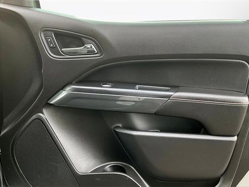 Used 2016 GMC Canyon SLE w/ All Terrain Package image 17