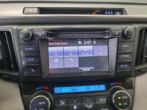 Used 2018 Toyota RAV4 XLE FWD image 22
