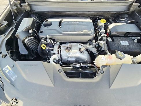 Used 2022 Jeep Cherokee Limited w/ Elite Package AWD/4WD image 14