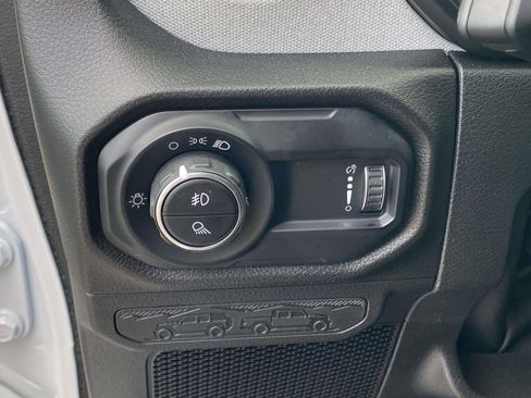 New 2025 Jeep Gladiator Sport image 19