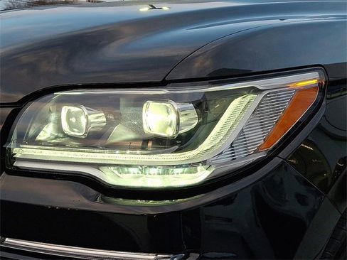 Used 2023 Lincoln Navigator Reserve image 9